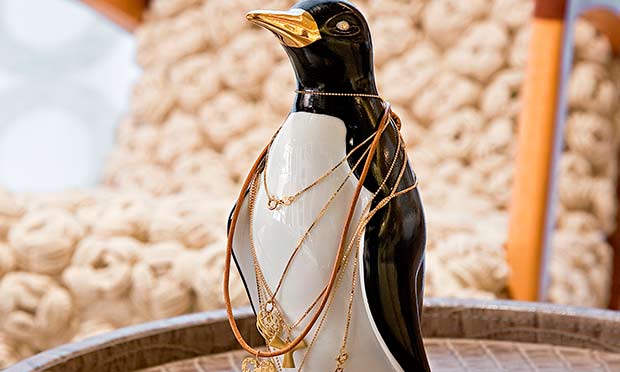 Pinguim de geladeira para bijuterias