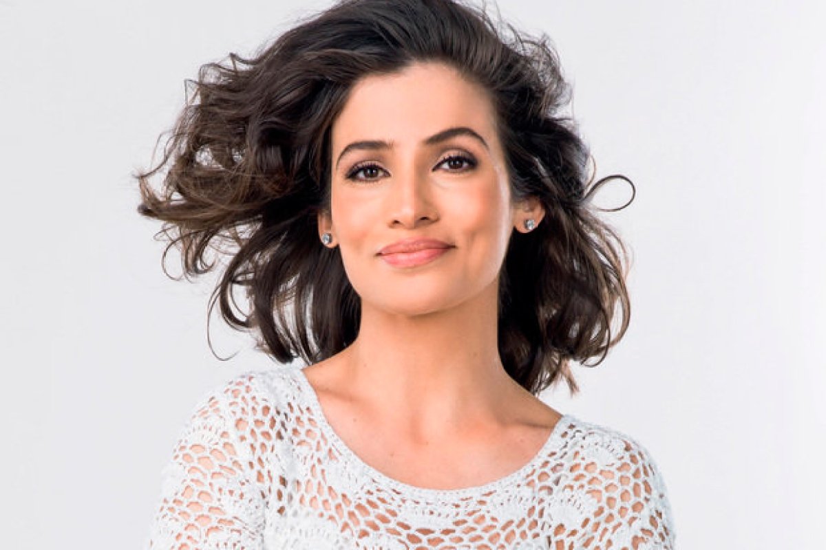 Renata Vasconcellos fala sobre a vida pessoal e a carreira: 'Comecei com a cara e a coragem' | CLAUDIA Renata Vasconcellos fala sobre a vida pessoal e a carreira: 'Comecei com a cara e a coragem' | CLAUDIA