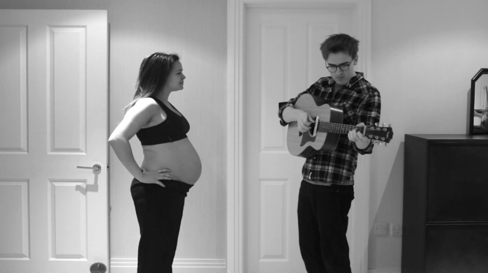 Casais criativos registram a emoção e as mudanças da gravidez em pequenos vídeos