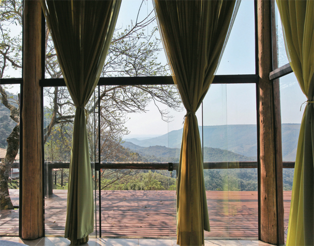 Cortinas devem chegar até o chão?