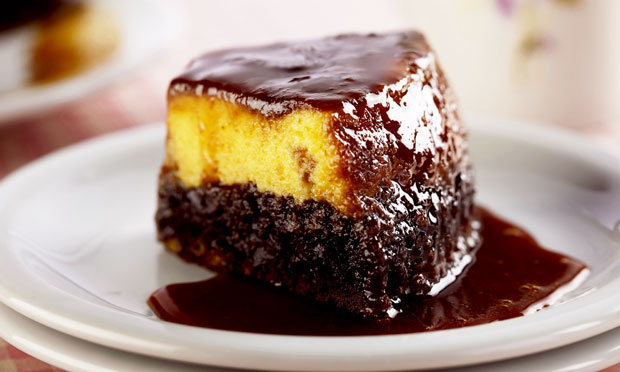 Bolo pudim de chocolate e maracujá Bolo pudim de chocolate e maracujá