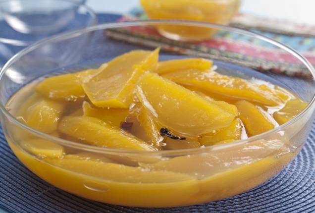Doce de manga em calda Doce de manga em calda