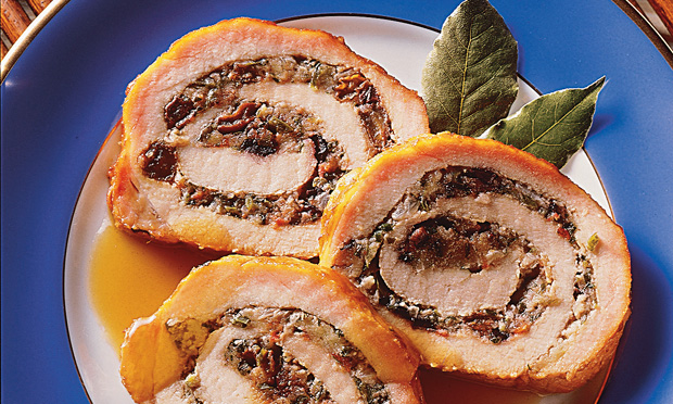 Lombo com recheio de azeitona e salsa Lombo com recheio de azeitona e salsa