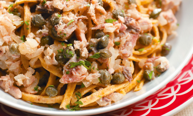 Macarrão integral com sardinha Macarrão integral com sardinha