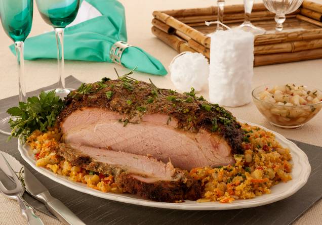 Pernil com farofa e molho: o bom e tradicional! Pernil com farofa e molho: o bom e tradicional!