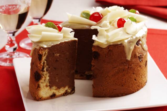 Charlote de panetone: com recheio de chocolate Charlote de panetone: com recheio de chocolate