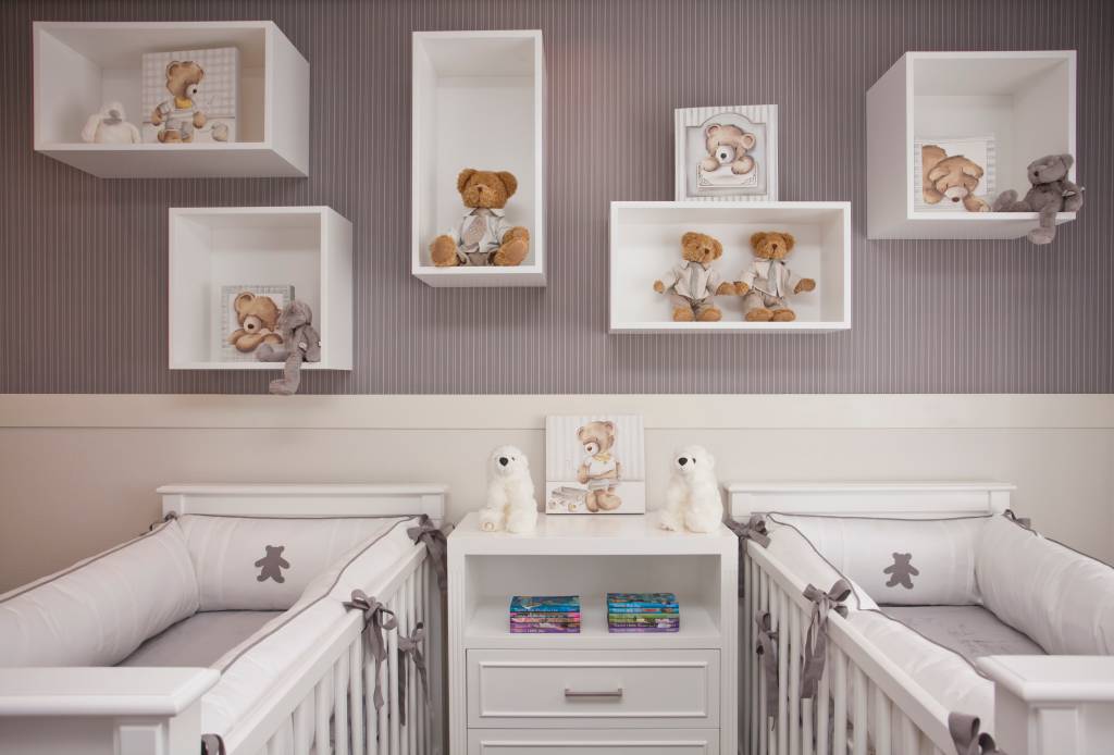 02-quarto-bebes-gemeos-ganha-decor-neutro-ursinhos Quarto de bebês gêmeos ganha décor neutro com ursinhos