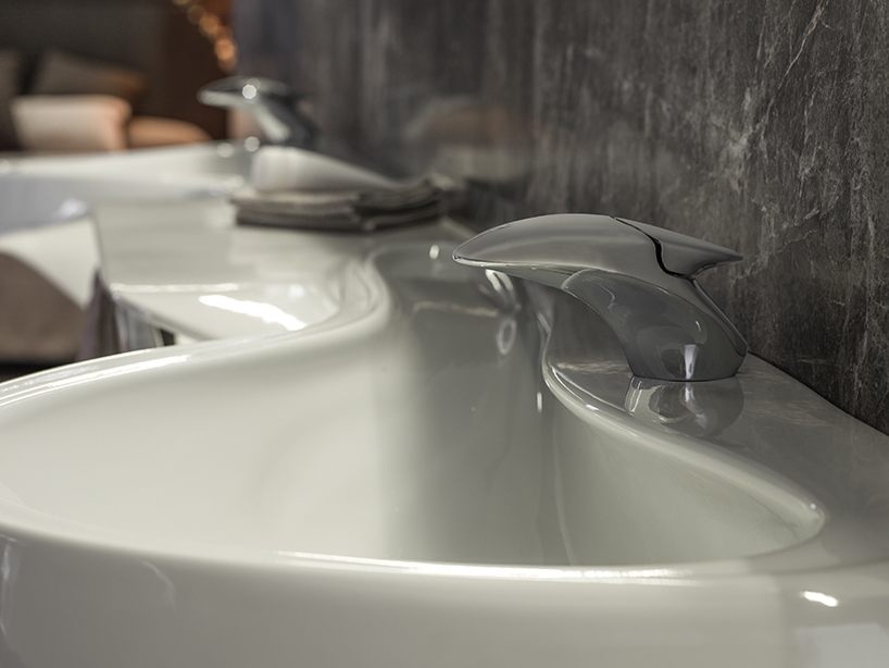 Zaha Hadid Design lança linha de banheiro baseada no movimento da água