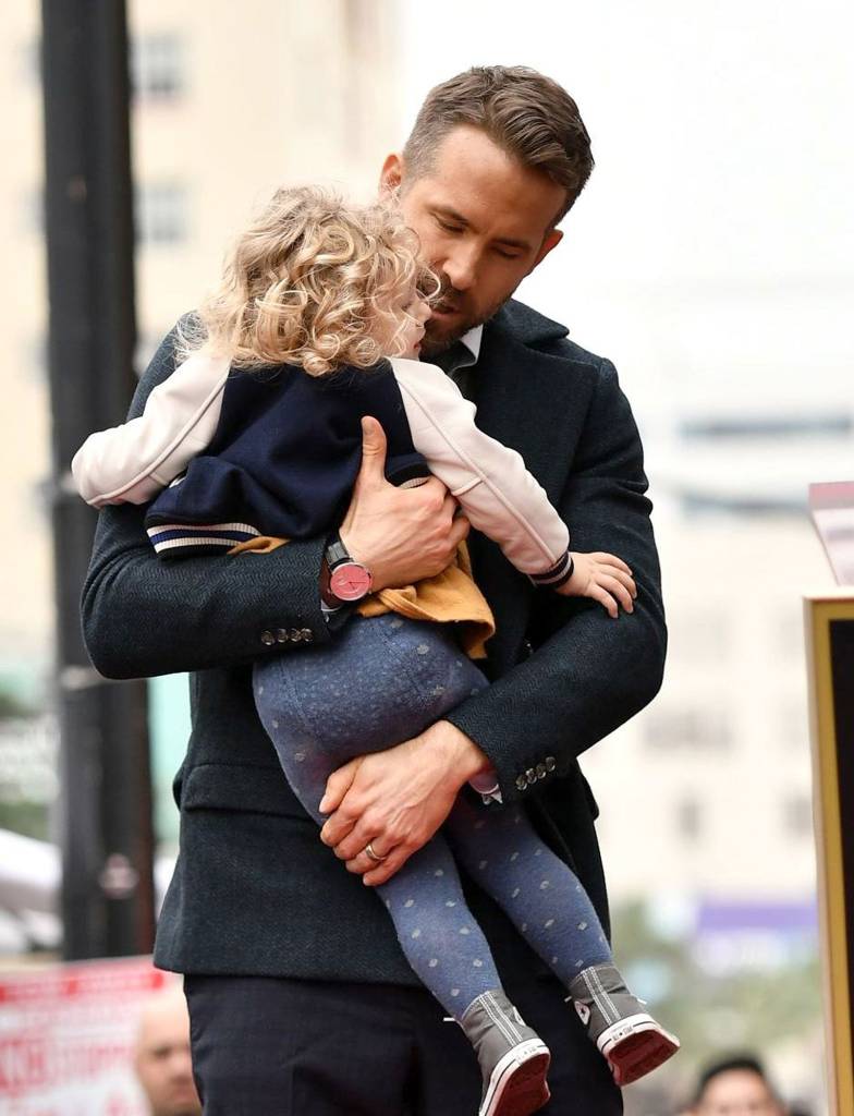 Ryan Reynolds honored with star on The Hollywood Walk of Fame, Los Angeles, USA - 15 Dec 2016 Ryan Reynolds honored with star on The Hollywood Walk of Fame, Los Angeles, USA – 15 Dec 2016