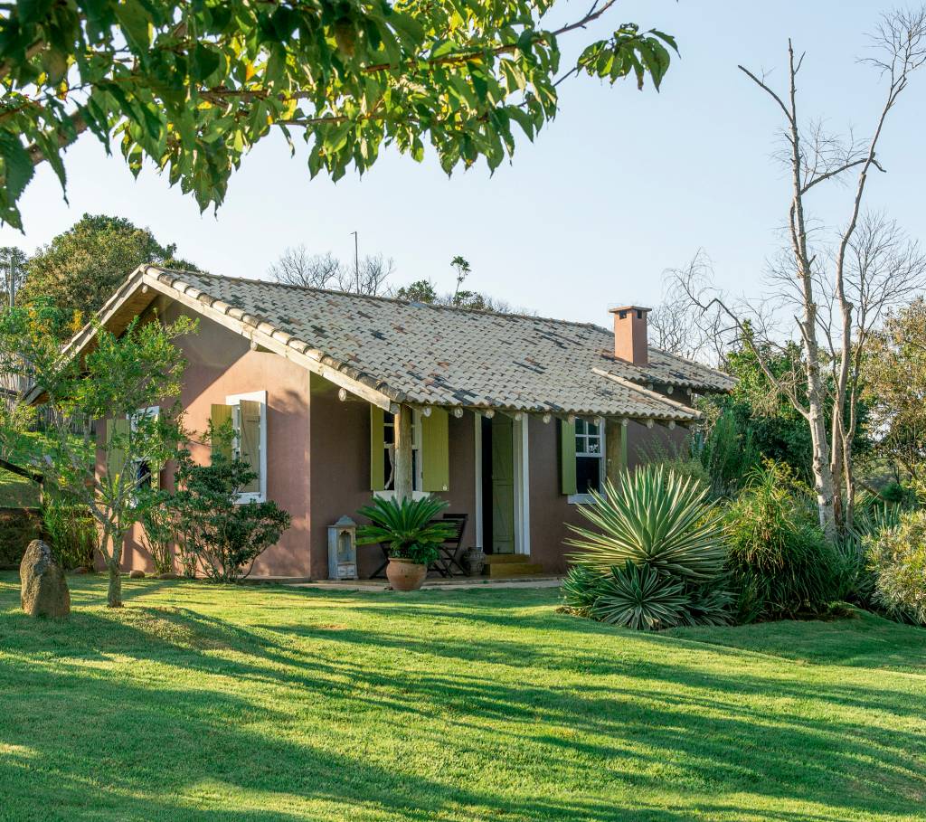 Esta casa nas montanhas parece um refúgio mágico
