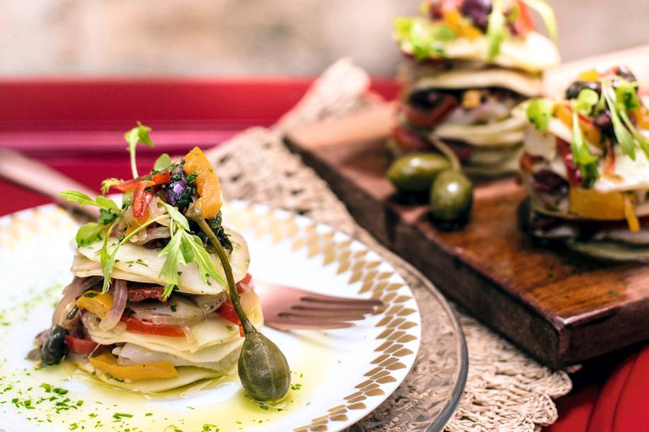 Mil folhas de pupunha com bacalhau Mil folhas de pupunha com bacalhau