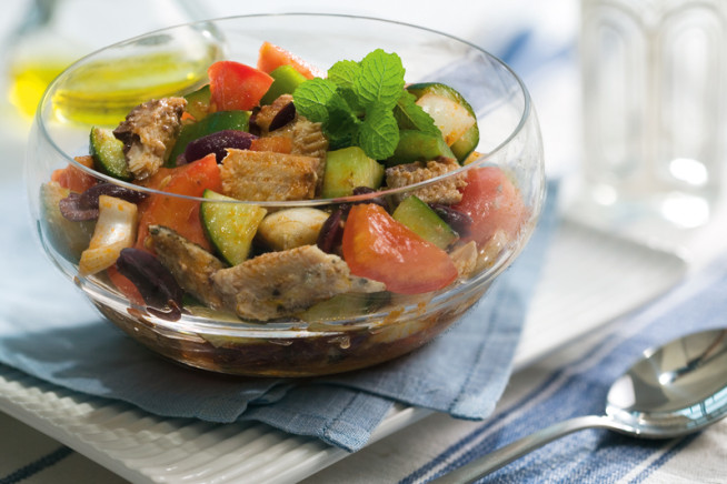 salada-grega-com-sardinha