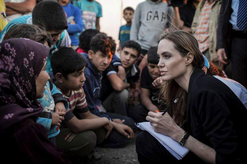 Angelina Jolie critica banimento a refugiados e muçulmanos