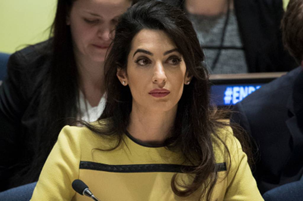 Amal Clooney sobre EI: Não permitam que se torne uma nova Ruanda
