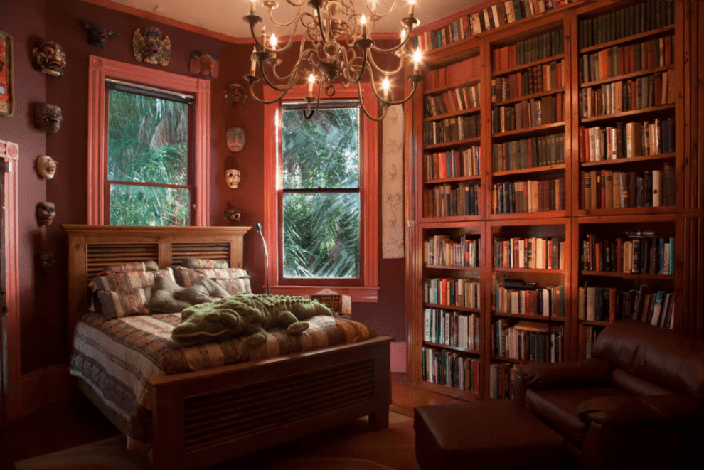 10 casas do Airbnb com bibliotecas perfeitas para quem ama livros