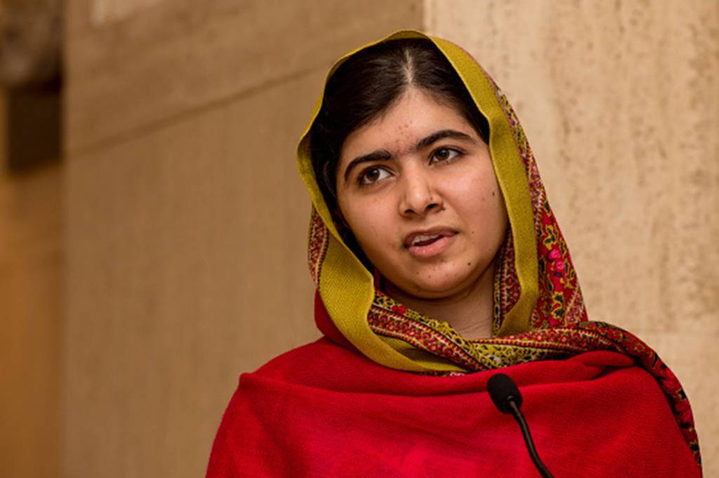 Malala Yousafzai retorna à cidade natal pela primeira vez após ataque