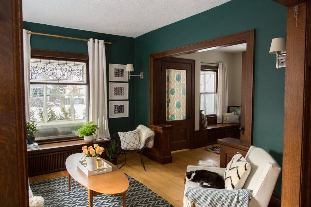 Casa de 200 m² com décor vibrante e inspiração escandinava