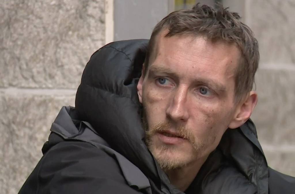 Sem-teto entrou em estádio para ajudar vítimas em Manchester