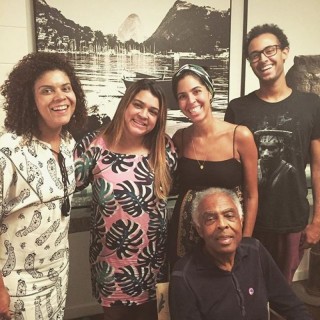 preta e irmãos