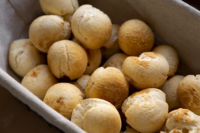 Imagem de pão de queijo simples e rápido feito no micro-ondas