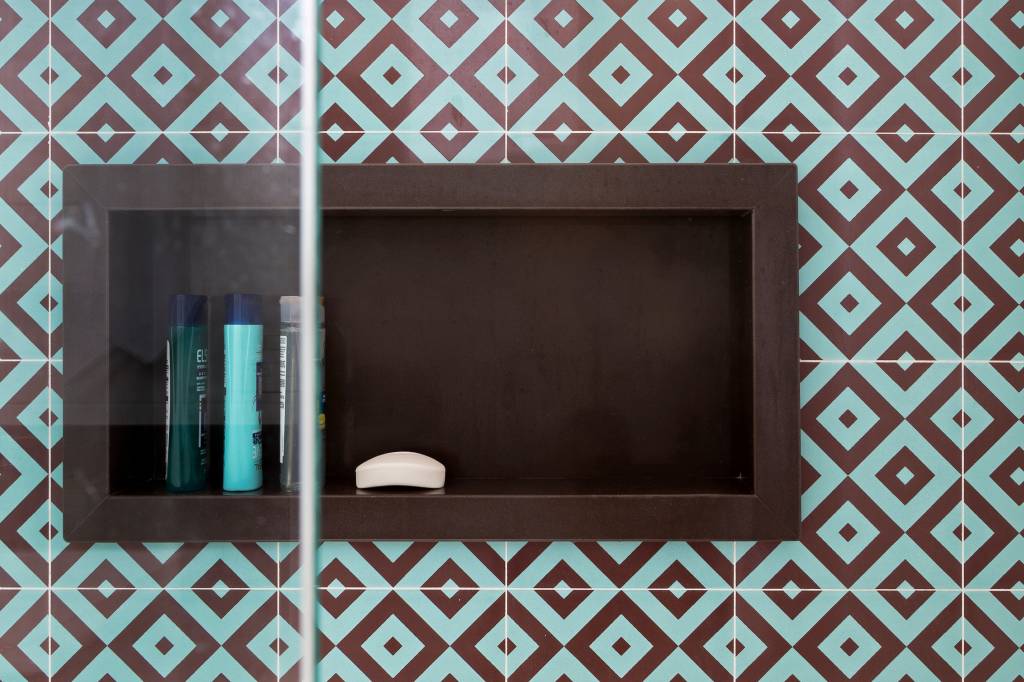 Apartamento de 130 m² com decoração colorida e harmônica