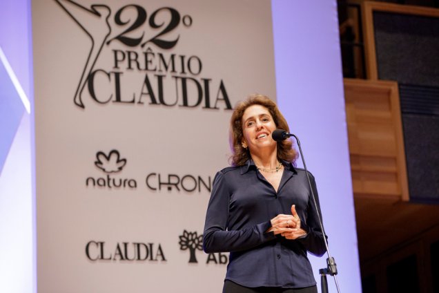 A geneticista Lygia da Veiga Pereira anunciou a vencedora da categoria Ciências