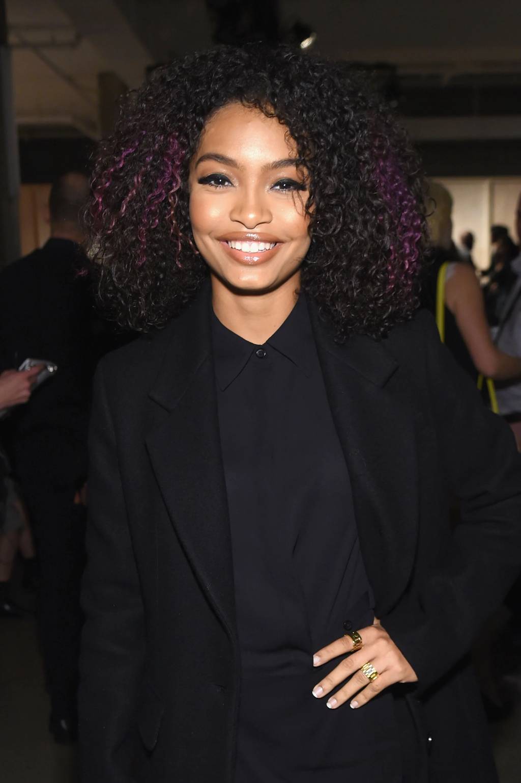 corte cabelo cacheado com franja - A atriz Yara Shahidi