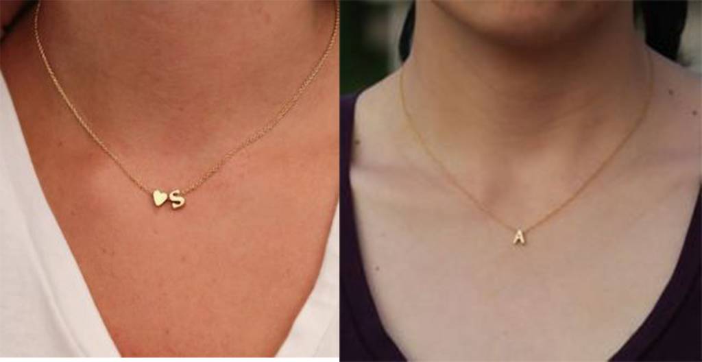 Colar com pingente de inicial está com tudo