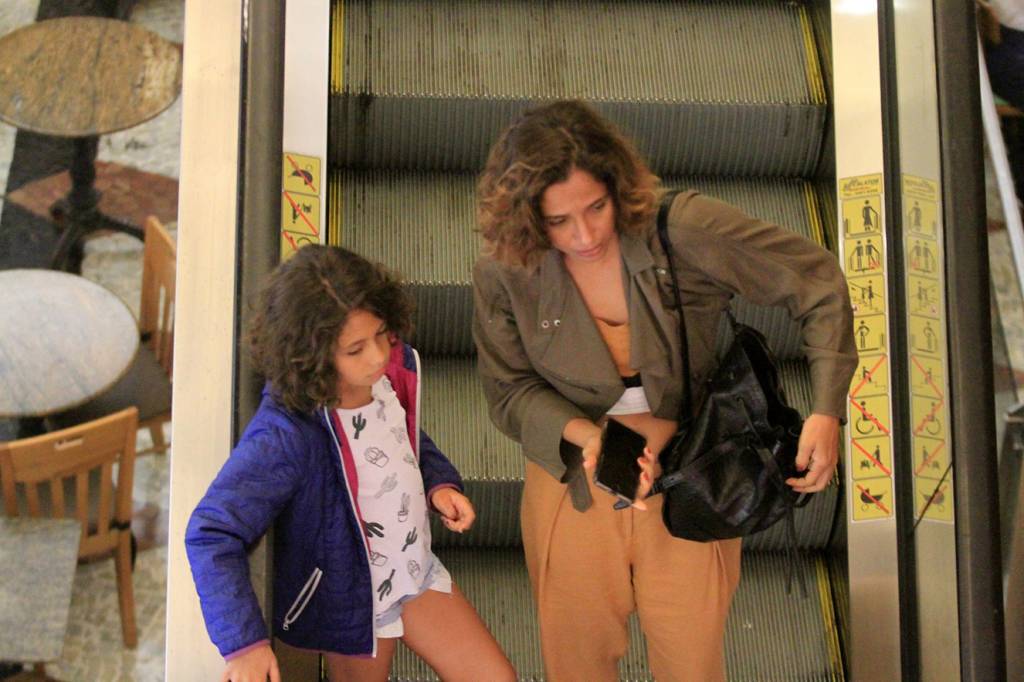 camila-pitanga-antonia1
