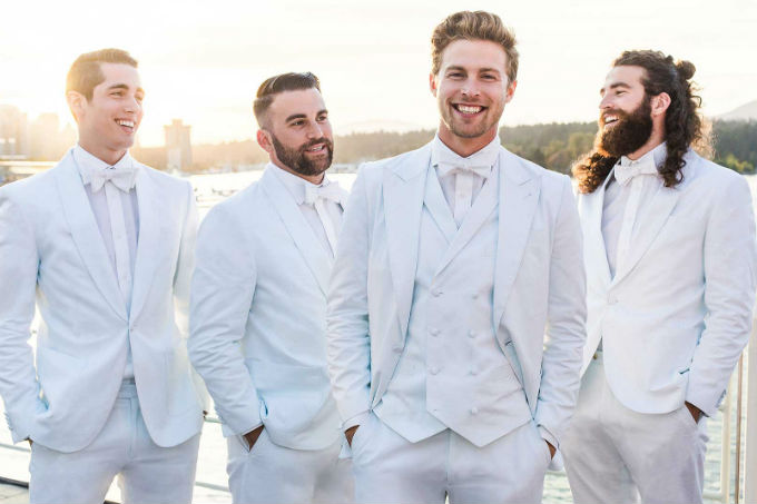 Casamento com decoração toda branca