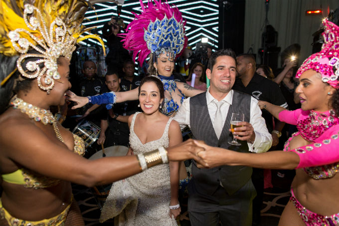 Escola de samba como atração para casamentos