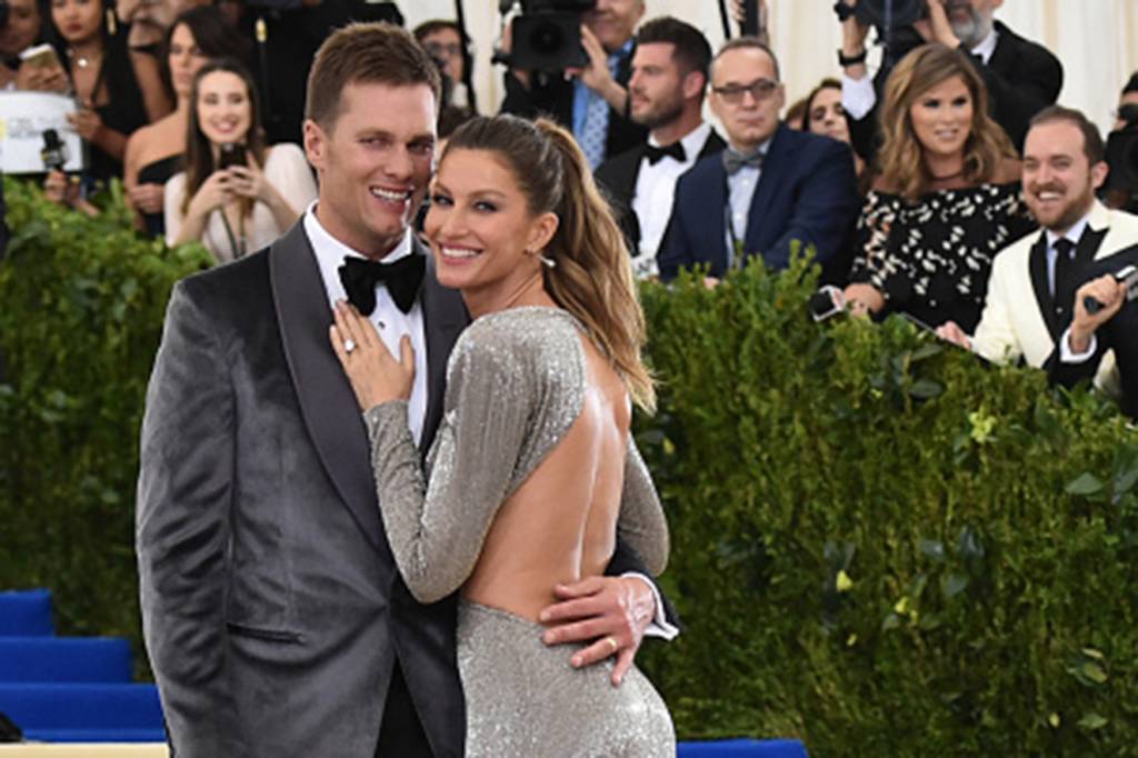 Gisele Bündchen leva Tom Brady para conhecer uma banda brasileira