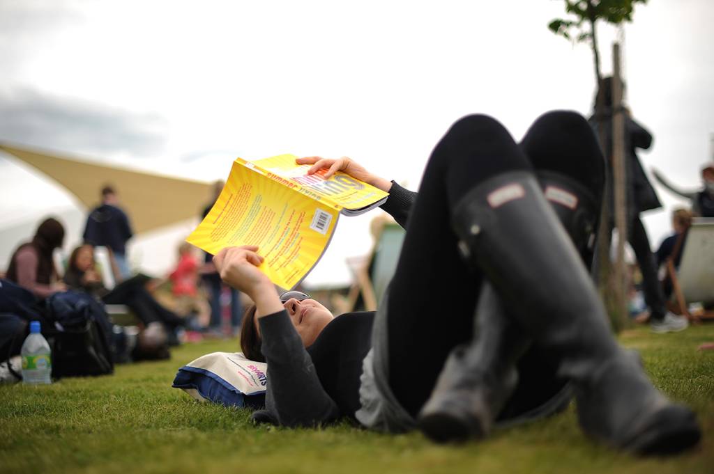 Livros de poesia para presentear mulheres inspiradoras