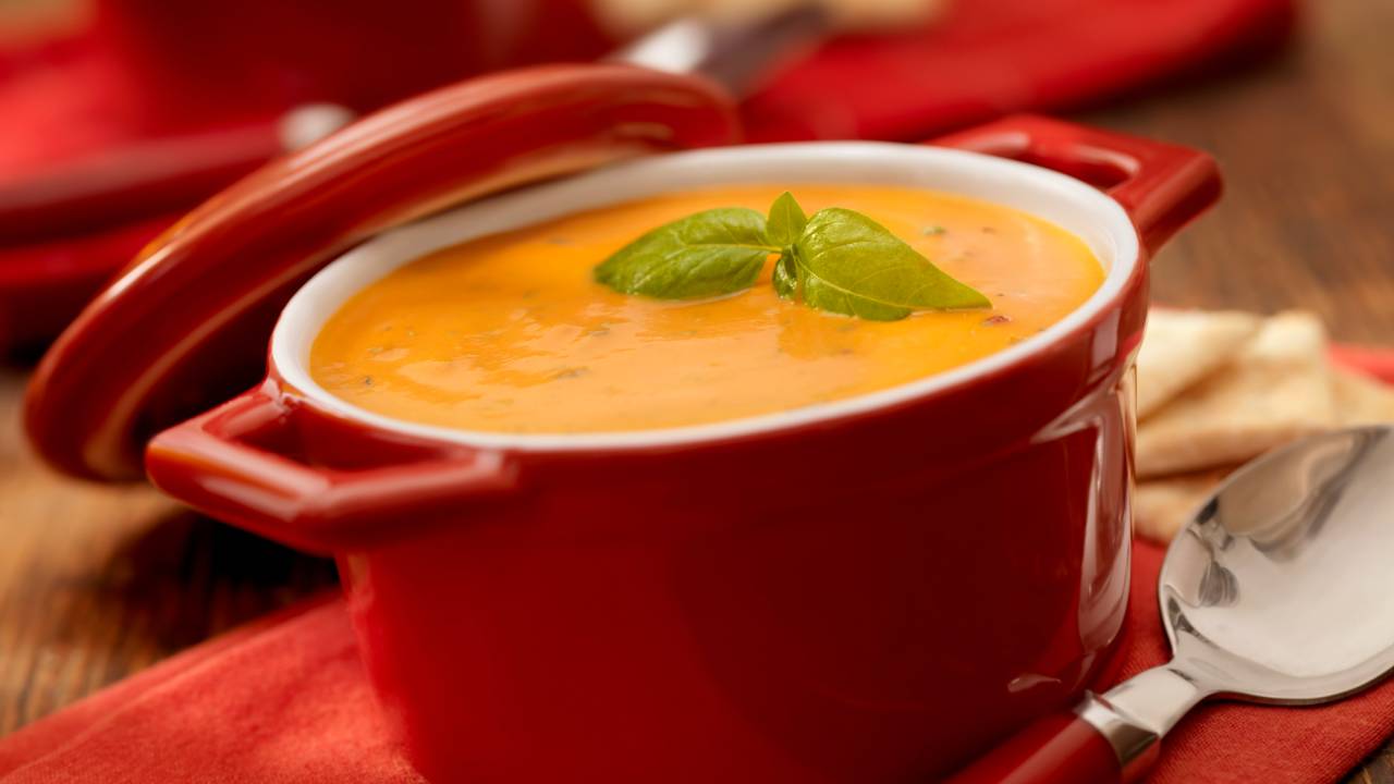 Receitas de sopas e caldinhos para dias frios.