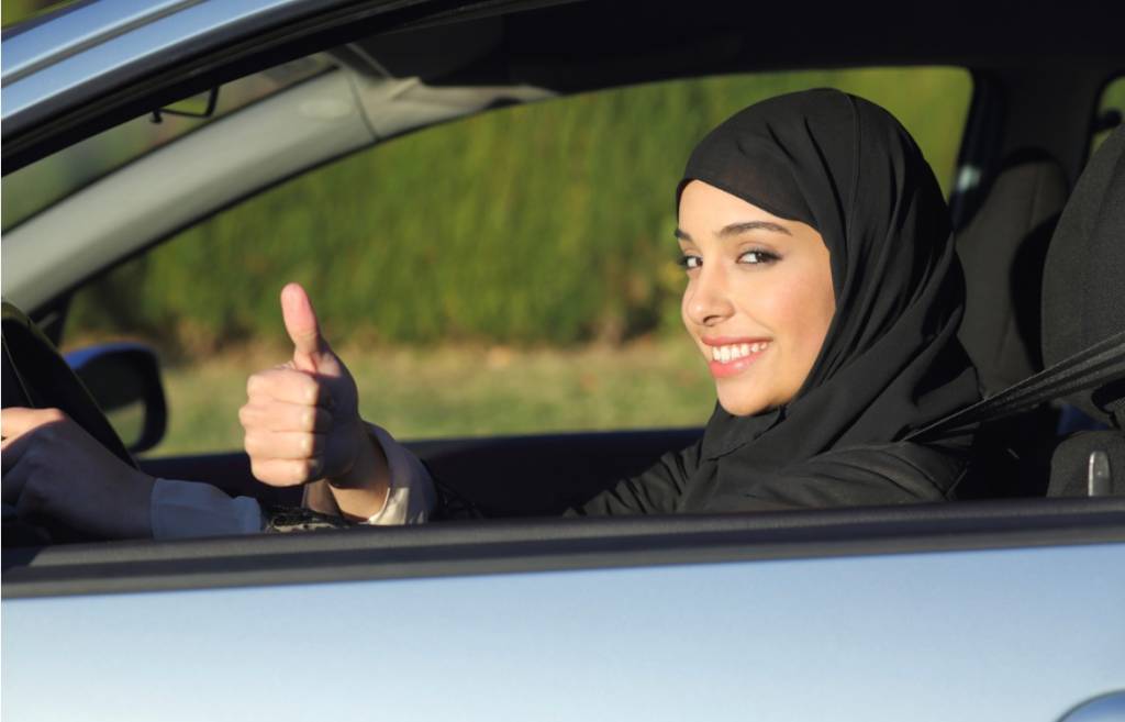 Mulheres começam a dirigir na Arábia Saudita