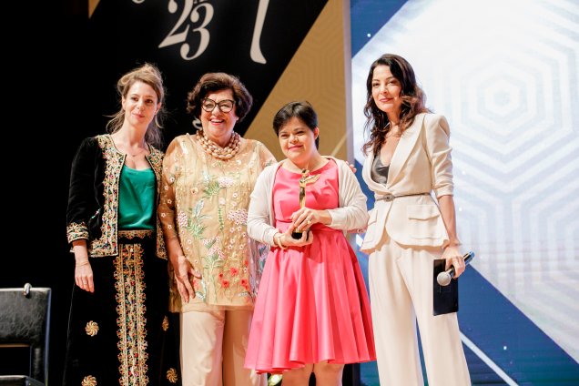 Débora Seabra, a primeira educadora com Síndrome de Down, foi a vencedora da categoria Trabalho Social