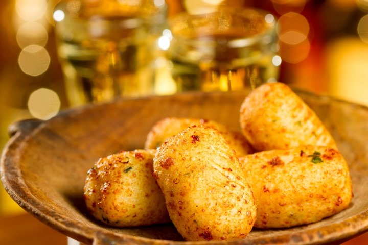 Bolinho de arroz com queijo Bolinho de arroz com queijo