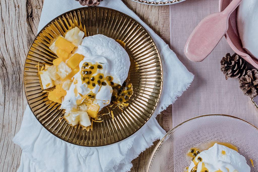 pavlova-com-frutas-de-dezembro- pavlova-com-frutas-de-dezembro-