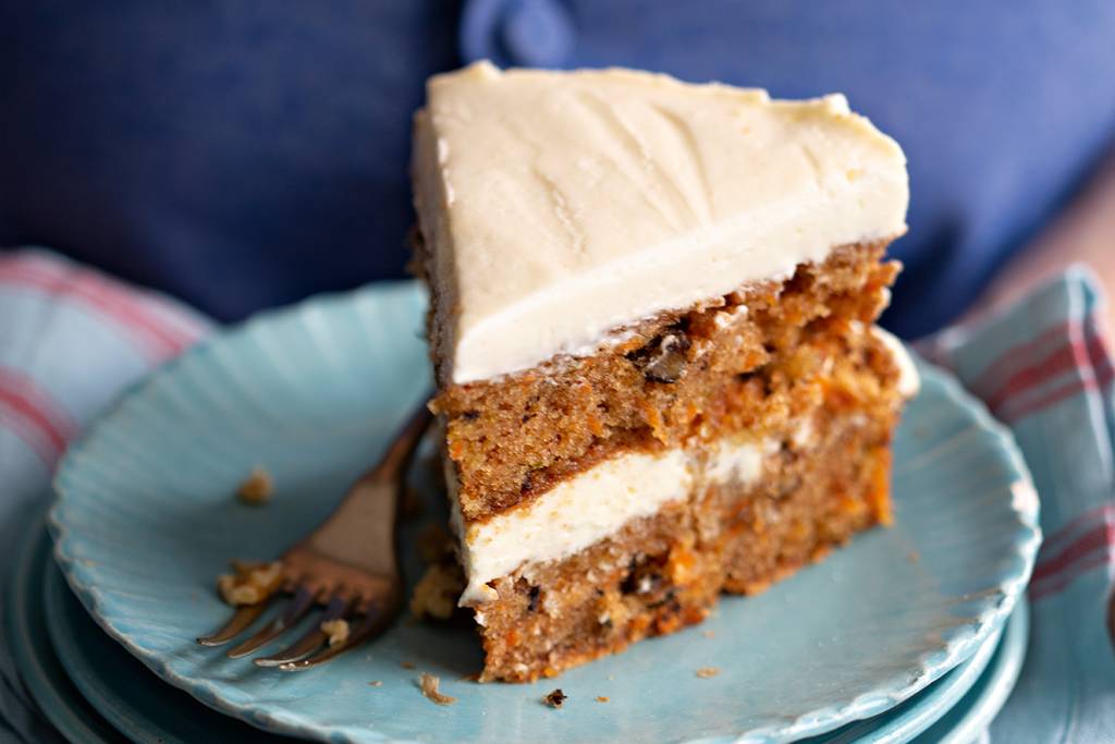 Bolo de cenoura com nozes Bolo de cenoura com nozes