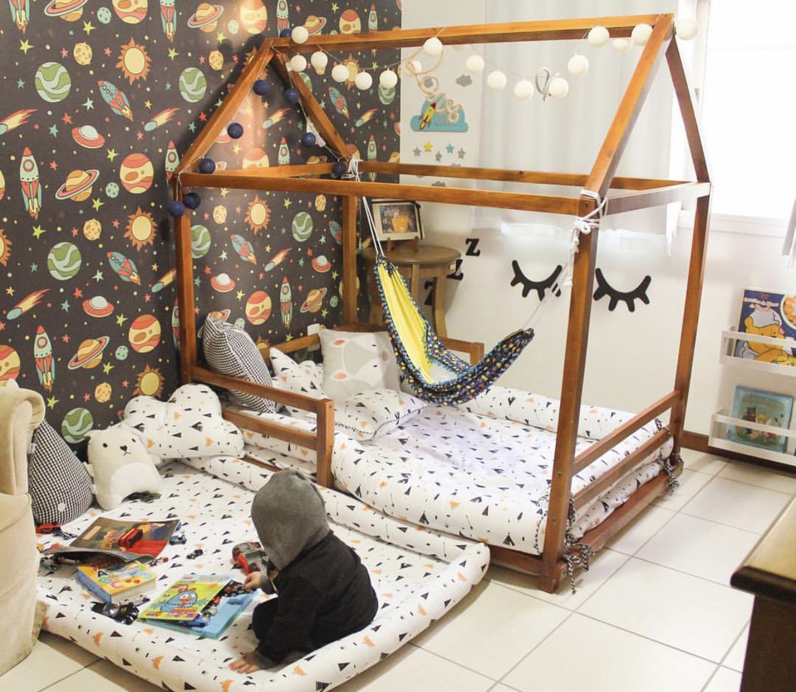 Como montar um quarto montessoriano para bebês e crianças