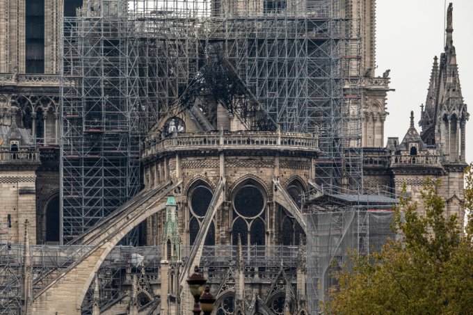 Incêndio na Notre-Dame: Louis Vuitton e Dior doam 200 milhões de euros para Notre-Dame | CLAUDIA