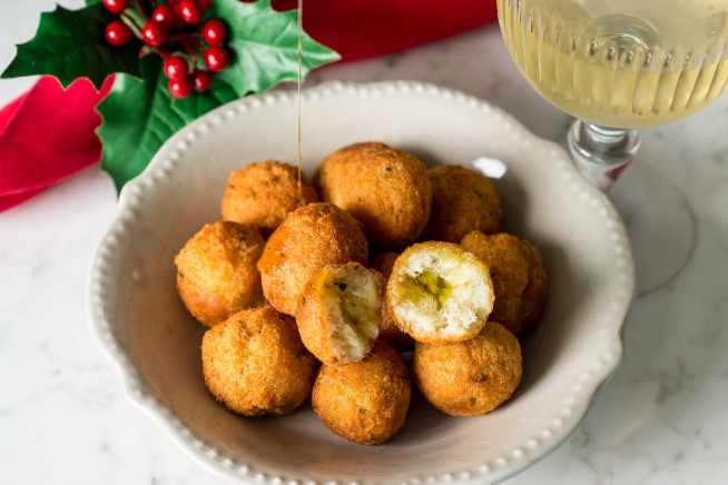 Sobras da Páscoa: aprenda bolinho de bacalhau de avó para neto