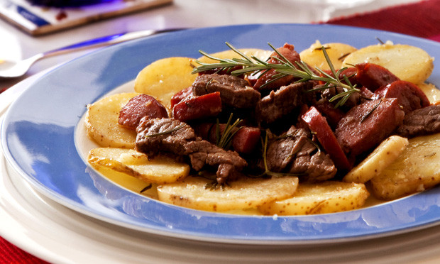 receita-file-mignon-calabresa-batata-rustica receita-file-mignon-calabresa-batata-rustica