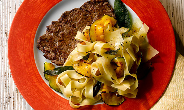 receita-paillard-file-mignon-com-fettuccine-abobora-parmesao-salvia receita-paillard-file-mignon-com-fettuccine-abobora-parmesao-salvia
