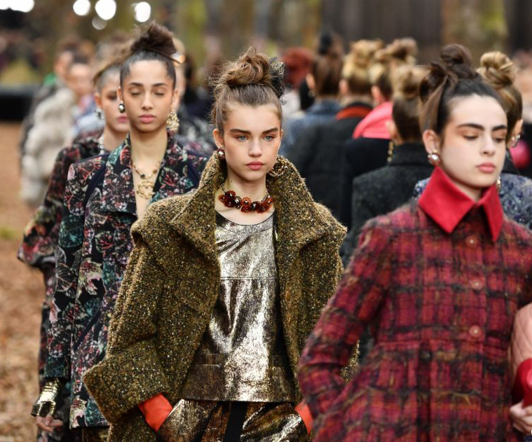 Alerta de tendência: coque alto ganha variações ‘fashionistas’