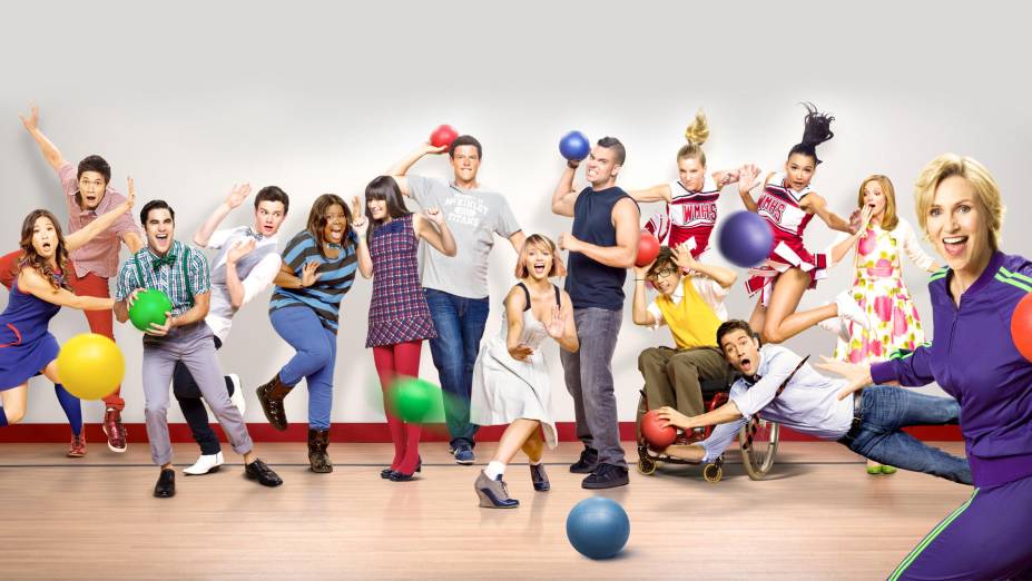 <strong>Glee: Temporada 1 (estreia em 30/06): </strong><span style="font-weight:400;"></span><i><span style="font-weight:400;"></span></i><span style="font-weight:400;">O professor Will aceita assumir o comando do coral da escola, e seus membros desajustados querem reverter a má reputação do grupo a todo o custo. A série estará disponível até a sexta temporada.</span>