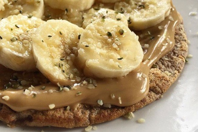 Pasta de amendoim é a queridinha das fitgirls. Aprenda a fazer em casa