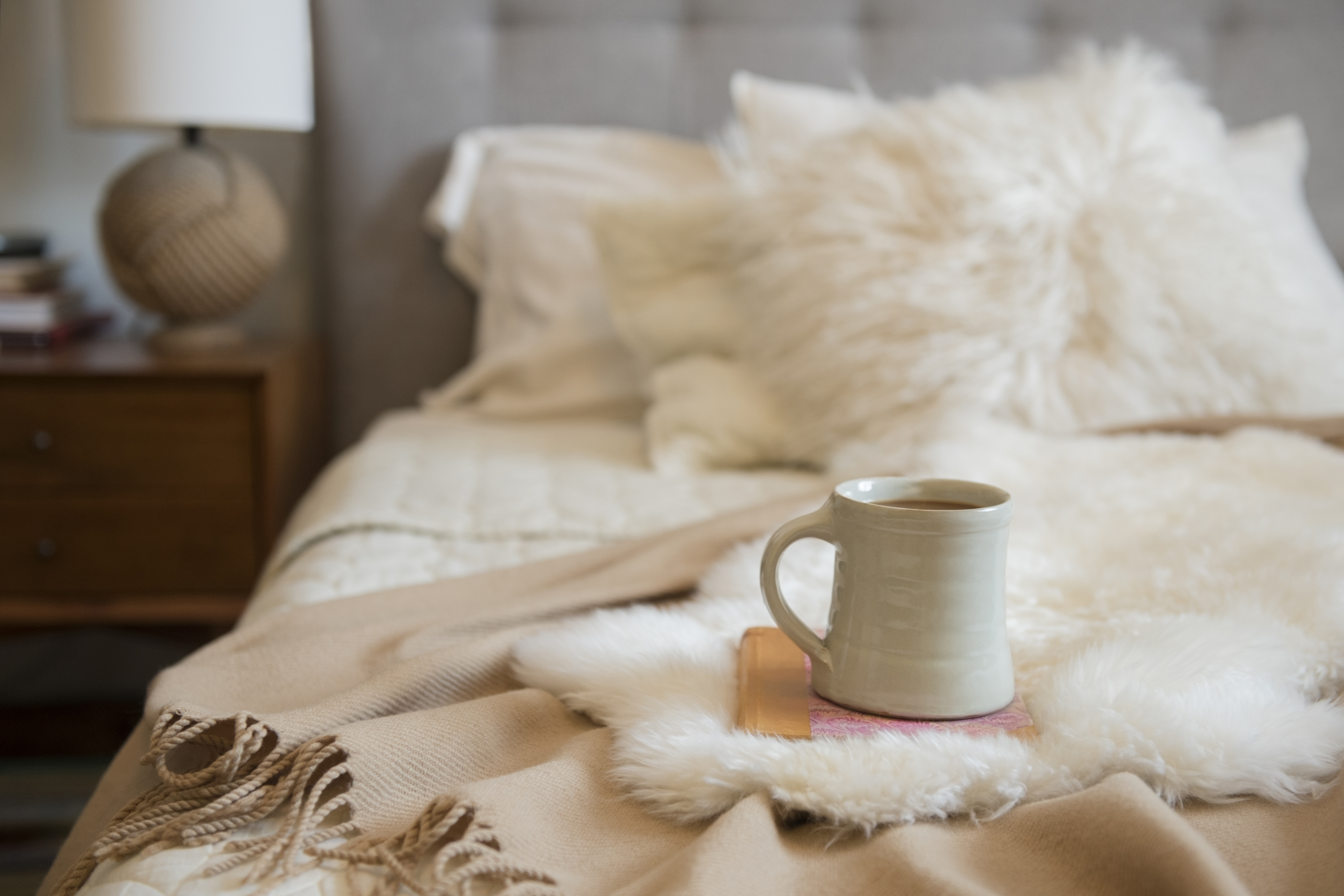 Warm winter. Уютное одеяло. Зимний уют. Теплая уютная постель. Теплая кровать.