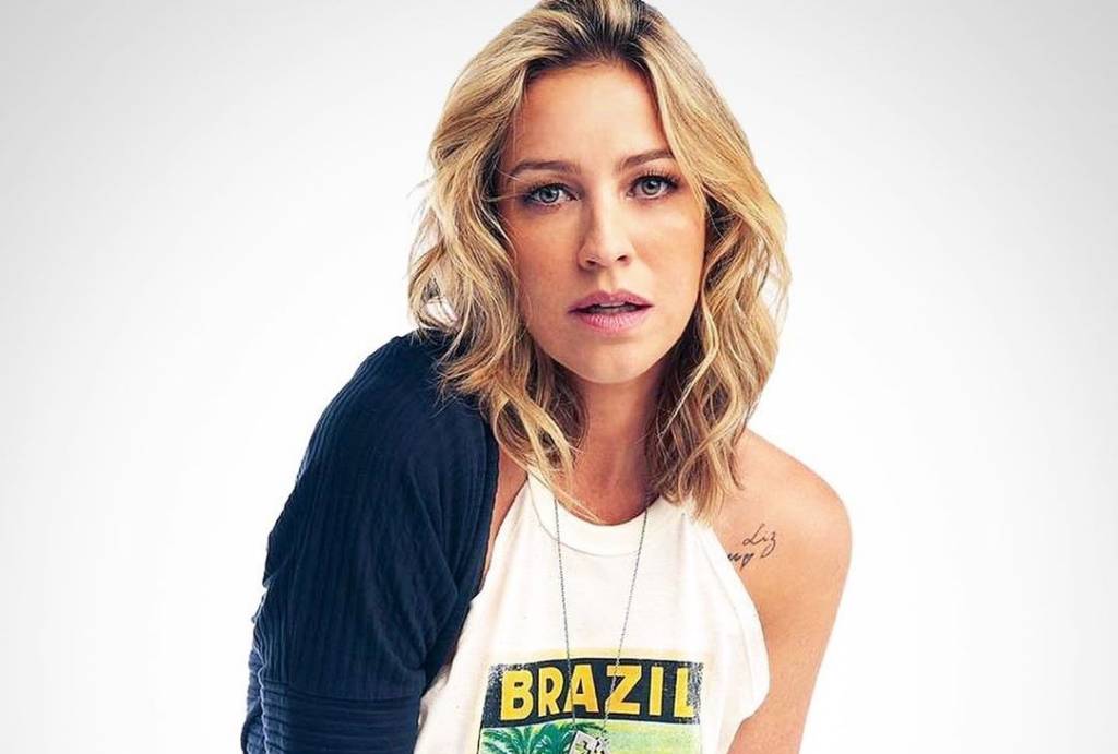 Luana Piovani se irrita com os filhos cantando Anitta