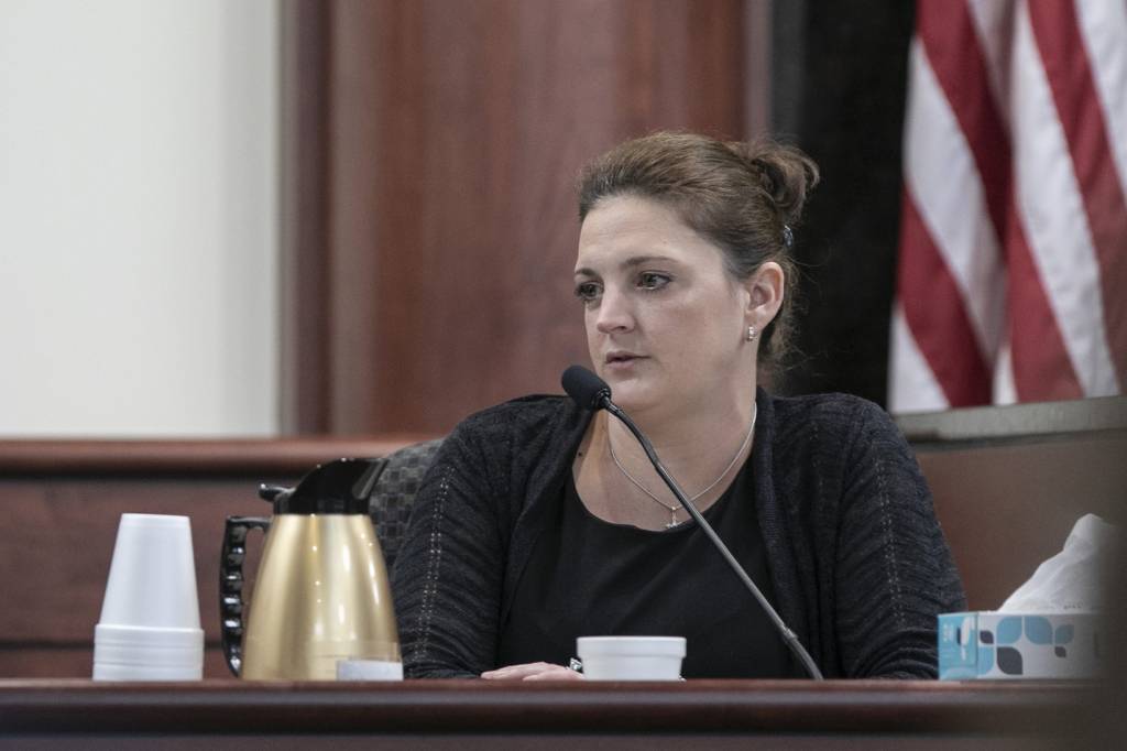 Amber Kyzer, mãe das cinco crianças assassinadas pelo próprio pai Amber Kyzer, mãe das cinco crianças assassinadas pelo próprio pai